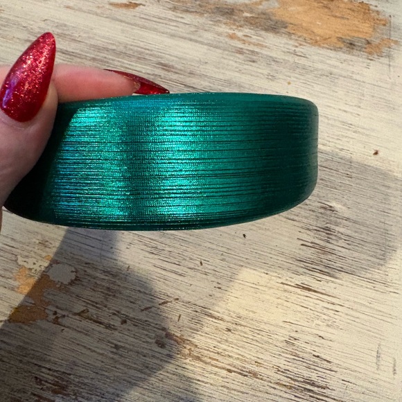 NWOT ANTHROPOLOGIE Green Metallic Puffy Headband - Picture 3 of 3